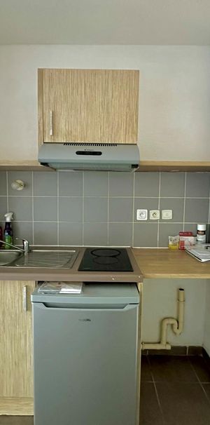 Location Appartement 1 pièce 26m² LA SEYNE SUR MER 83500 - Photo 1