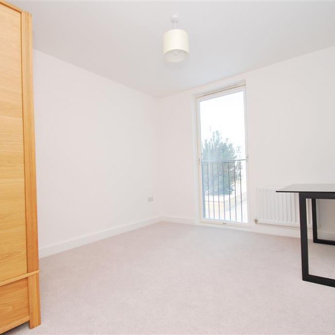 Alexandra House - Photo 1
