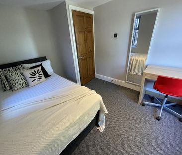 4 bedroom terraced house to rent - Photo 3