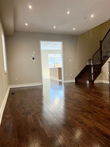 For Lease - 1261 Blencowe Crescent, Newmarket, Ontario - Photo 2