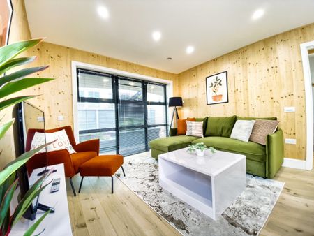 2 Bed Detached House, Green Mews Hogarth Road, BN3 - Photo 2