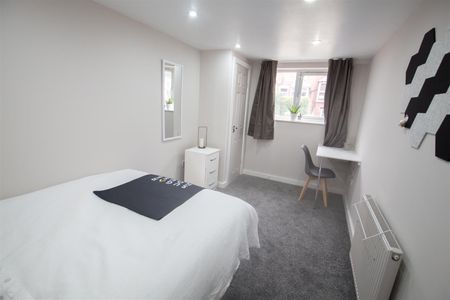 5 bedroom terraced house to rent - Photo 5