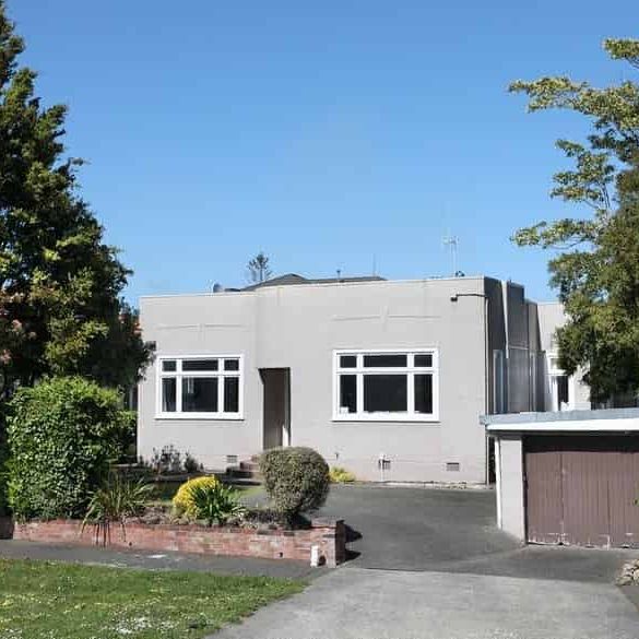 HOKOWHITU - 3 BEDROOM - Photo 1