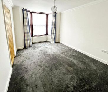 2 bedroom apartment to rent North Street, Emsworth, Hampshire, PO10 - Photo 4