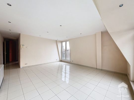 BRUSSEL - APPARTEMENT MET 1 SLAAPKAMER VAN 70 m² + TERRAS - Photo 1