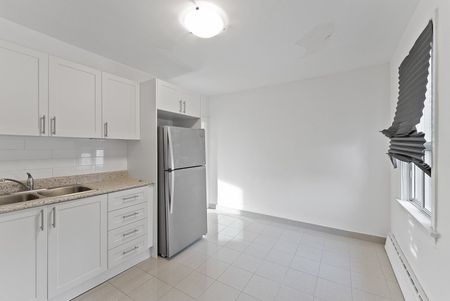 For Lease - 5 Crang Avenue Unit# 2, Toronto, Ontario - Photo 3