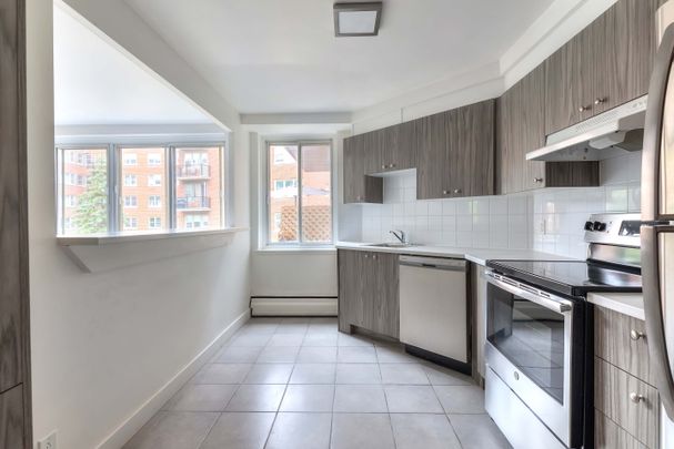 3635 avenue Ridgewood - Bright 3-Bedroom Apartment! - Photo 1