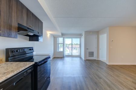 For Lease - 716 Main Street, Milton, Ontario - Photo 2