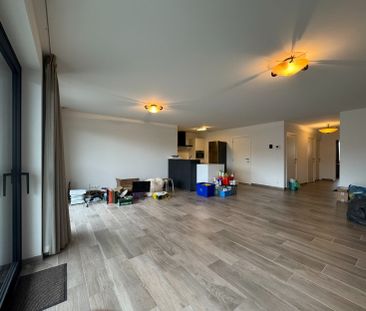 Appartement met 2 slaapkamers, terras en gesloten garagebox - Photo 2