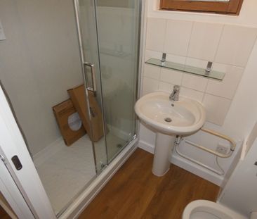 1 bed Apartment - To Let - Photo 5