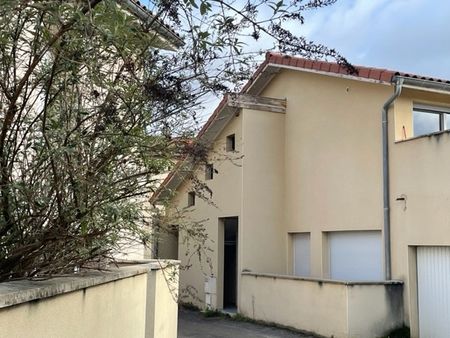 LOCATION T2 - MILLERY, - Photo 2