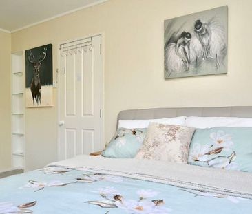 North-Facing Warm Home with Stunning Sea View - Photo 5