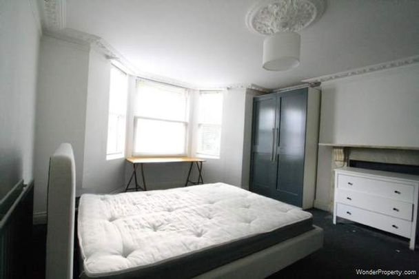 2 bedroom property to rent in London - Photo 1