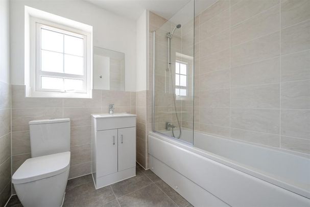 3 bedroom semi-detached house to rent - Photo 1