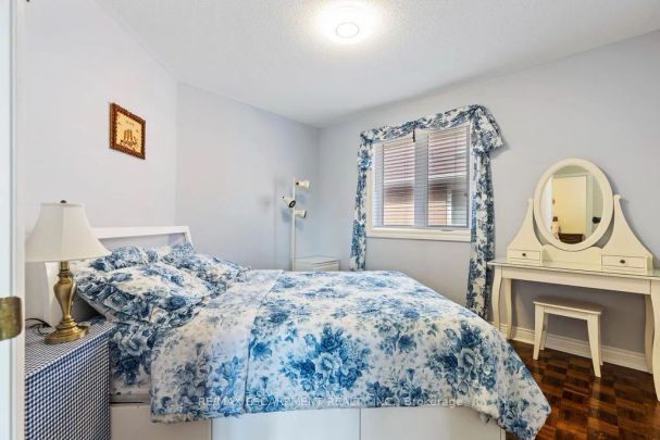 Detached Home For Lease | W9251835 - Photo 1