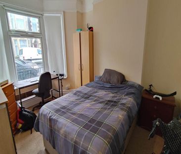 4 bedroom terraced house to rent - Photo 5