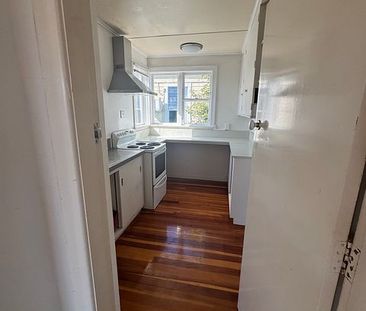 cozy 2 bedroom unit - Photo 6