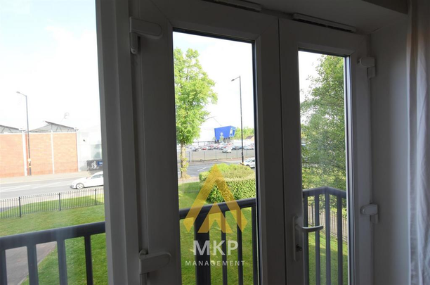 2 bedroom flat to rent - Photo 1