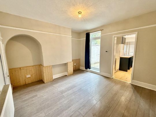 3 bedroom terraced house to rent - Photo 1