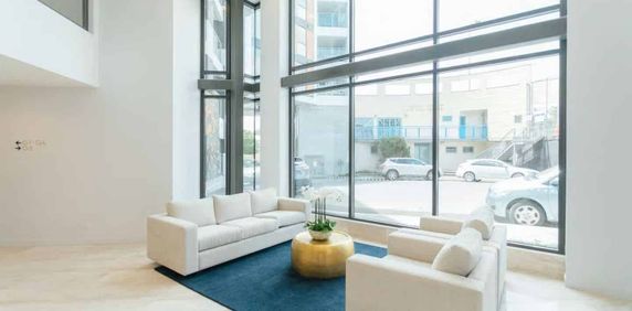 Furnished Luxury Grammar Apt – Bills Included - Photo 2