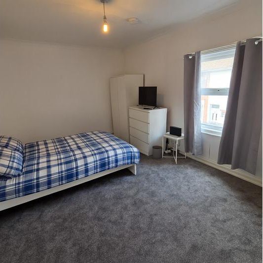 4 bedroom terraced house to rent - Photo 1