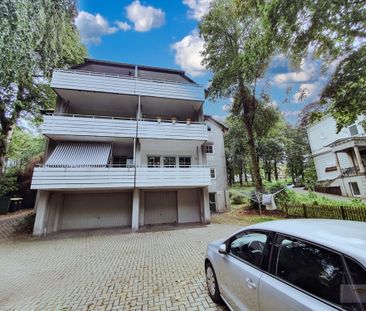 Stadtzentrale EG-Wohnung im Grünen, 3 Zimmer, großer Balkon - Photo 2