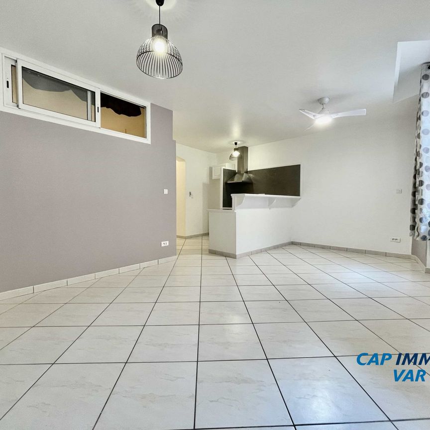 Location Appartement 2 pièces 44m² LE BEAUSSET 83330 - Photo 1