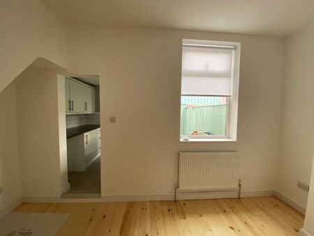 Jubilee Road, Crosby, Liverpool - Photo 2