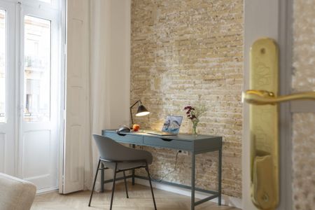 Impresionante Hogar de 3 Dormitorios en Russafa - Photo 4