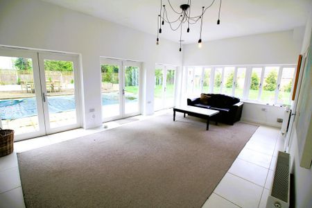 1 bedroom in a house share to rent - Photo 2
