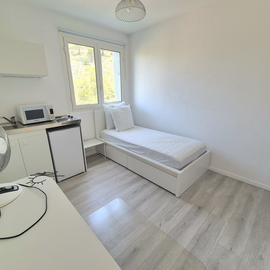 Location Appartement 1 pièce 11m² MARSEILLE 9ème - Photo 1