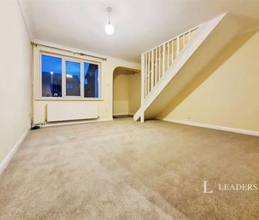 2 bedroom terraced house to rent - Photo 4