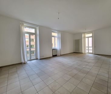 Renovated 1.5-2.5 room apartment with terrace - Photo 2