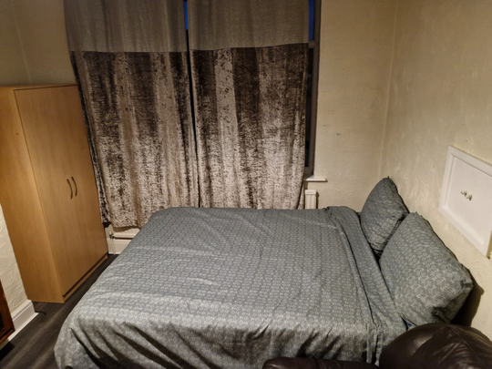 1 bedroom in a house share to rent - Photo 1