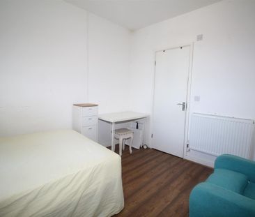 1 Bedroom Room To Let - Photo 3