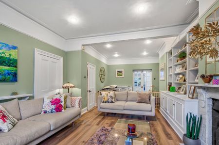 3 bedroom semi-detached house to rent - Photo 2