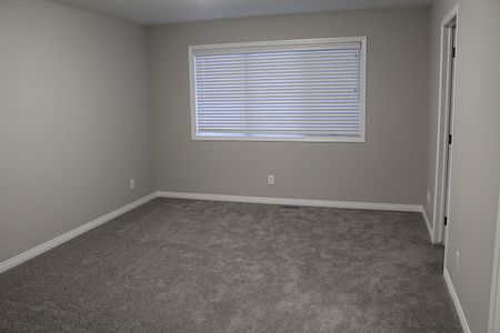 2 Bedroom + Bonus Room Townhouse For Rent In Airdrie. - Photo 3