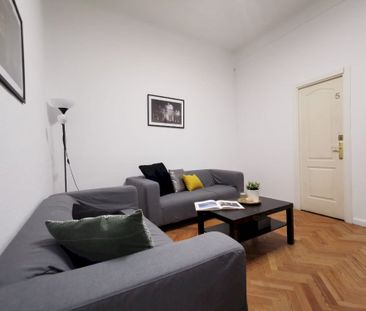 Spacious double room in Madrid - Photo 2