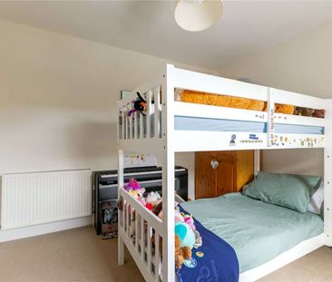 Beautifully presented three bedroom family home set over three floo... - Photo 3