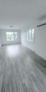 TRÈS GRAND 5½ NEUF (2022) 1 300 pi² Saint-Hubert | Disponible 1er août 1950$/mois - Photo 3