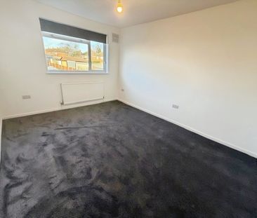 3 bedroom House To Let Total Size: 1045 SQ FT - Photo 5