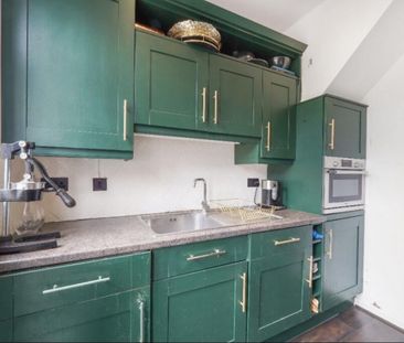 3 Bed Terraced House, Brockham Drive, IG2 - Photo 1