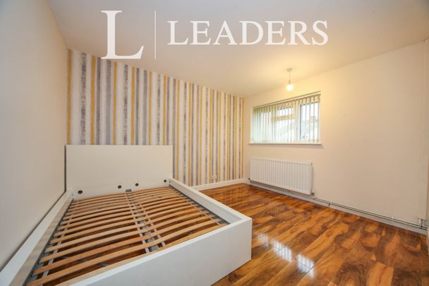 3 bedroom bungalow to rent Ripley Road, Bedfordshire, Luton, LU4 - Photo 1