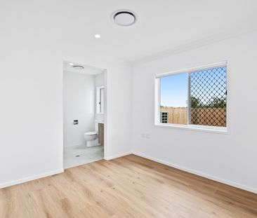 Beautiful Near-New Home for Rent: Modern Living Awaits! - Photo 3