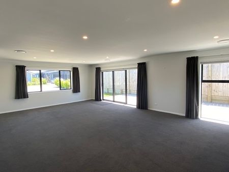 5 Rotorua Grove, Aotea - Photo 2