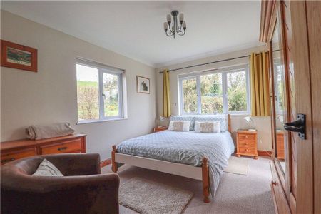 4 bedroom semi-detached house to rent - Photo 5