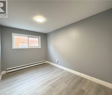 20 RAITAR Avenue Unit# 4, Kitchener, Ontario, N2H6A7 - Photo 1