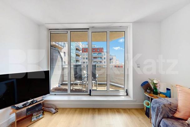 Benefits include two bathrooms, balcony, concierge service, parking, sauna & gym - Photo 1