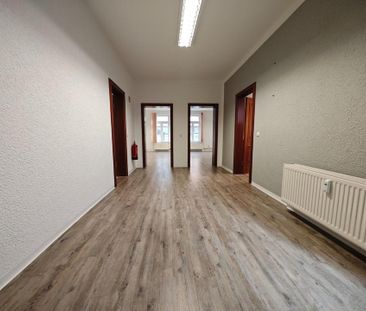 2-Zimmer Erdgeschosswohnung in Gera Zentrum mit Einbauküche und Gäs... - Photo 1