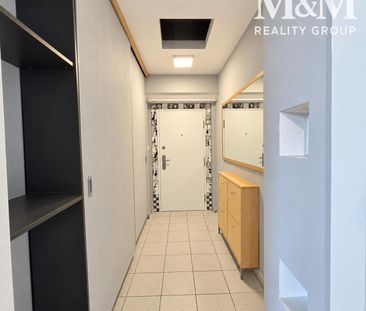 Staromestský byt 63m2 s dušou a 10 m² lodžiou - Photo 1